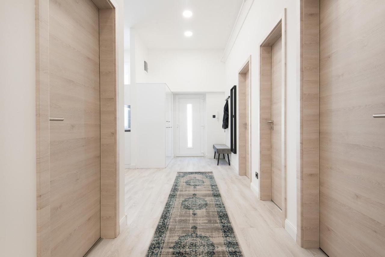 Hollo 3 Bedroom Downtown Apartment بودابست المظهر الخارجي الصورة